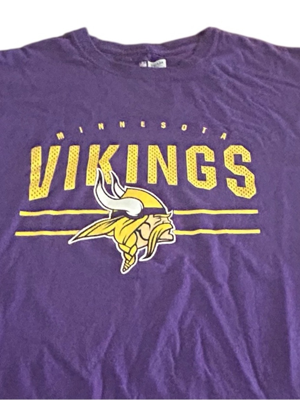 NFL Team Apparel Minnesota Vikings Football Purple & Yellow Sports Tee SZ L EUC